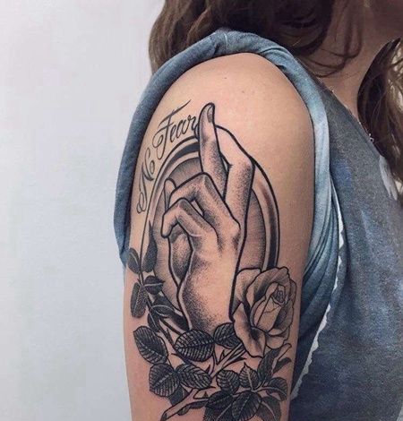 点刺大臂手纹身图案