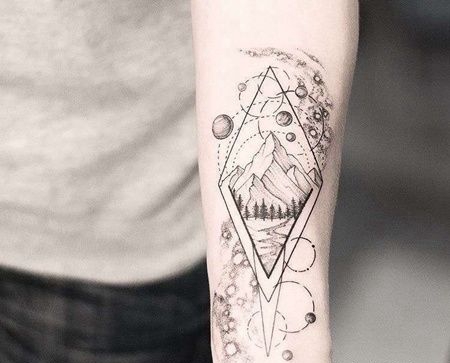 几何小臂山纹身图案