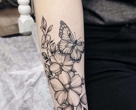 点线小臂花卉蝴蝶纹身图案