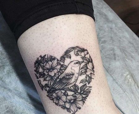 点线小腿花卉鸟纹身图案