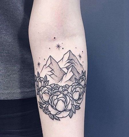 点线小臂玫瑰山纹身图案