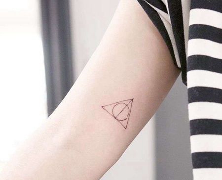 几何大臂哈利波特死亡圣器纹身图案