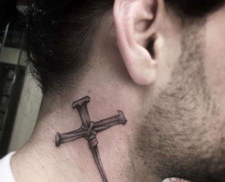 脖子钉子纹身图案