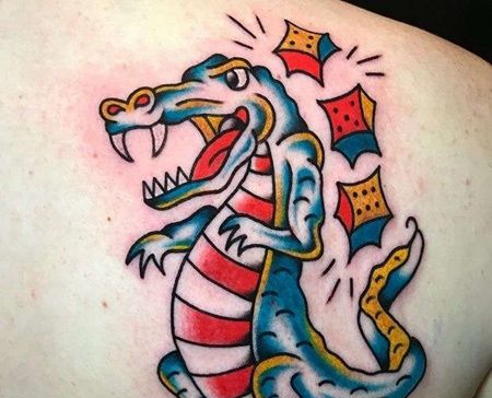 Old School后背鳄鱼纹身图案