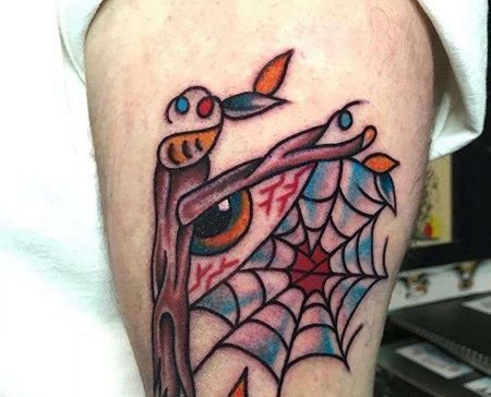 Old School大腿蜘蛛网纹身图案