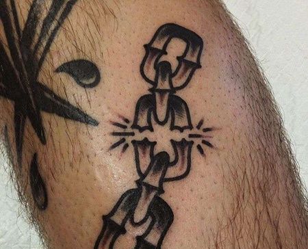 Old School小腿铁链纹身图案