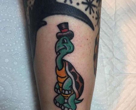 Old School小臂乌龟纹身图案