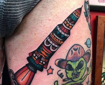 Old School大腿火箭纹身图案