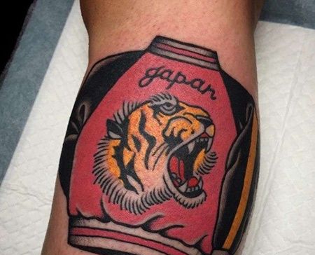 Old School小臂衣服纹身图案