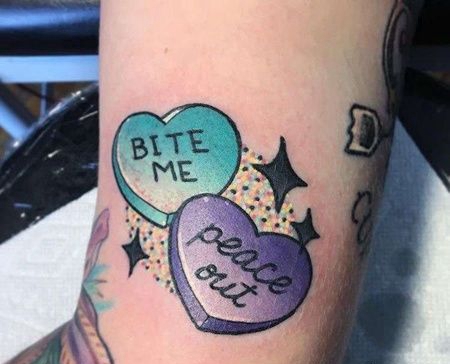 New School大臂药纹身图案