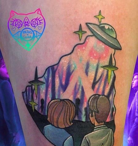 New School大腿飞碟纹身图案