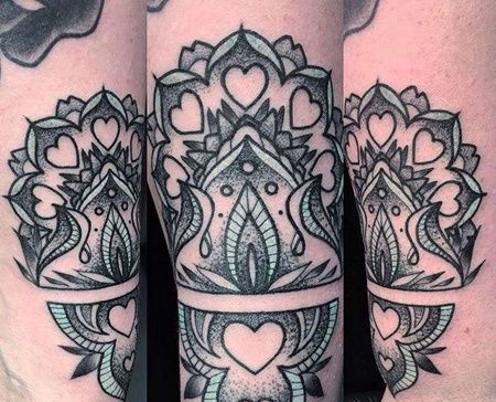 New School小臂繁花纹身图案