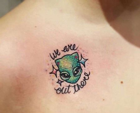 New School锁骨外星人纹身图案