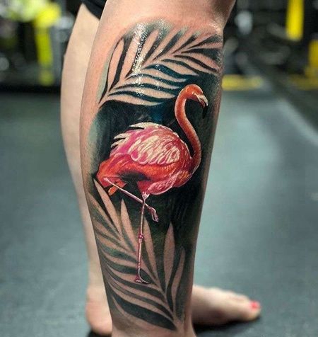 写实小腿火烈鸟纹身图案