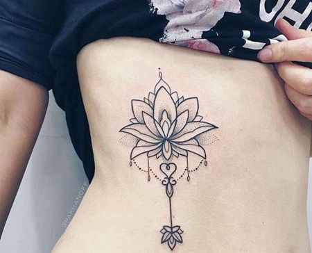 几何侧腰繁花纹身图案