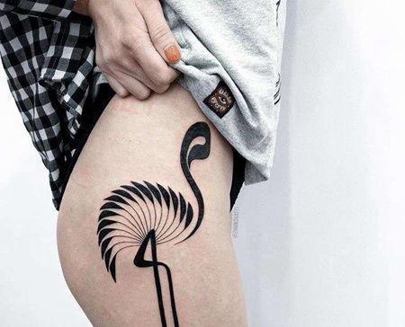 图腾大腿火烈鸟纹身图案