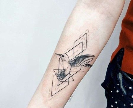 几何小臂鸟纹身图案