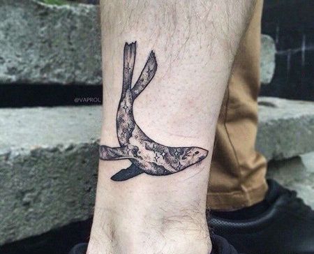 点刺小腿海豹纹身图案