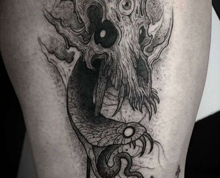 点线大腿蛇纹身图案