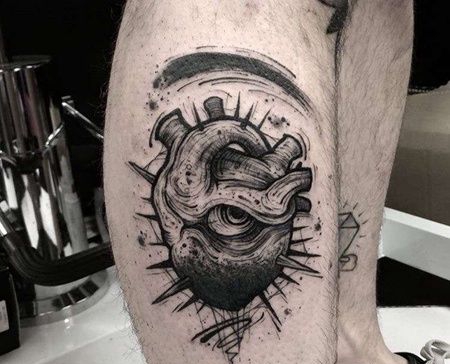 点线小腿心脏纹身图案