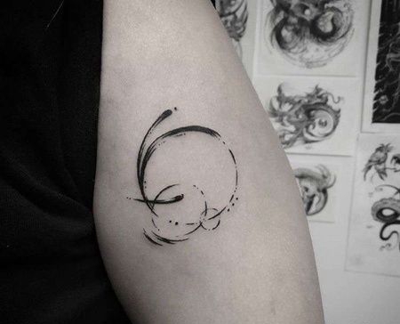 泼墨大臂纹身图案