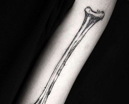 点线大臂骨头纹身图案
