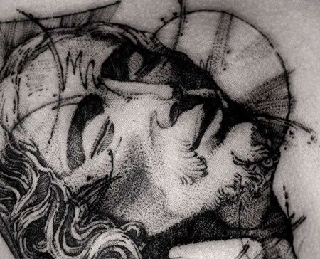 点线前胸人像纹身图案