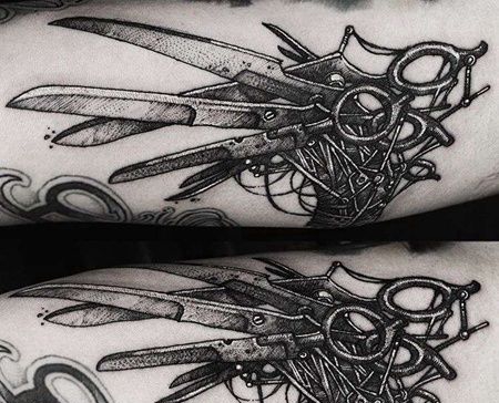 写实小腿剪刀手纹身图案