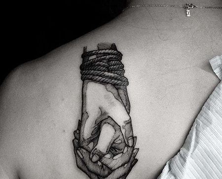 点线后背手纹身图案