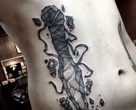 点线侧腰匕首纹身图案