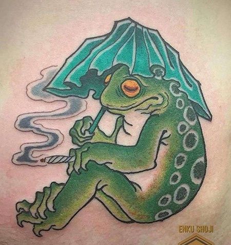 日式侧腰青蛙纹身图案