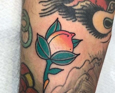 新传统小臂桃子纹身图案