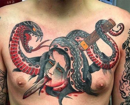 日式前胸女人蛇纹身图案