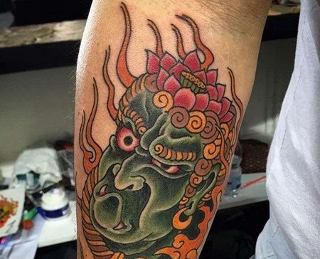 日式小臂不动明王纹身图案