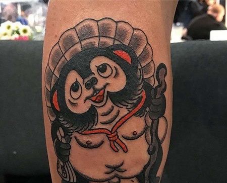 日式小腿浣熊纹身图案