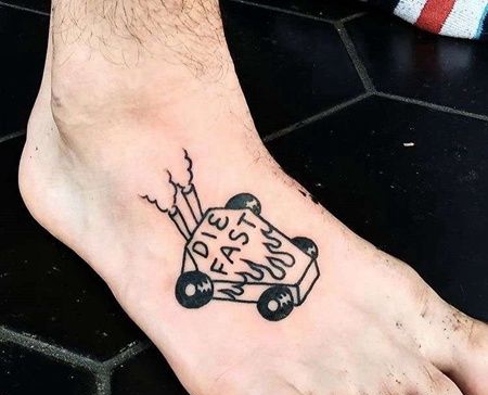 Old School脚背纹身图案