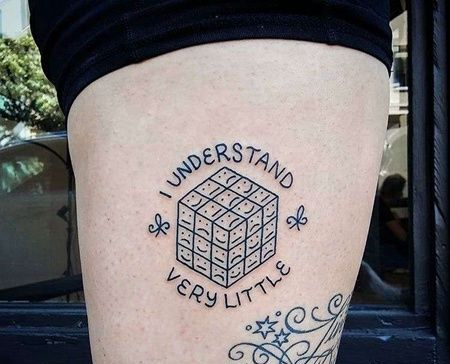 Old School大腿魔方纹身图案