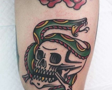 Old School大臂蛇骷髅纹身图案