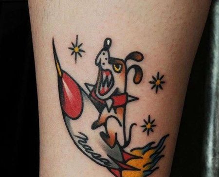 Old School大臂狗火箭纹身图案