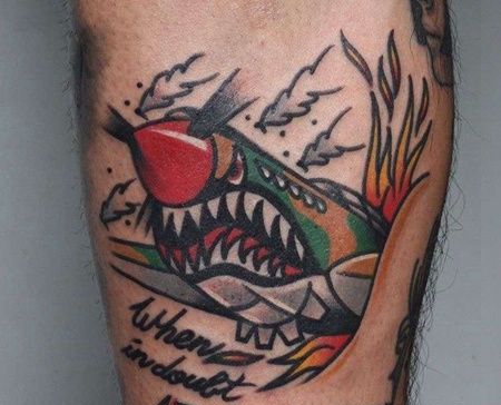 Old School小腿飞机纹身图案