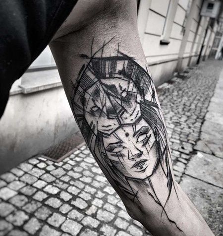 线条大臂女人狮子纹身图案