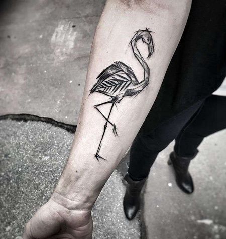 线条小臂火烈鸟纹身图案
