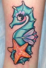 彩色school风格的几款海马纹身图片