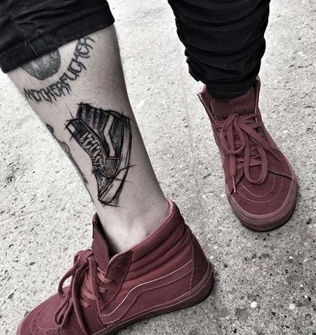 线条小腿鞋子纹身图案