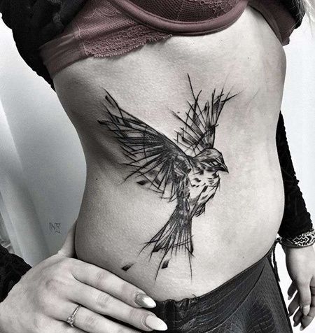 线条侧腰鸟纹身图案