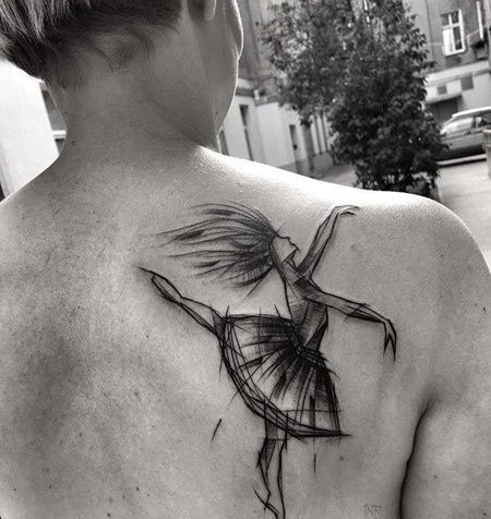 线条后背舞女纹身图案