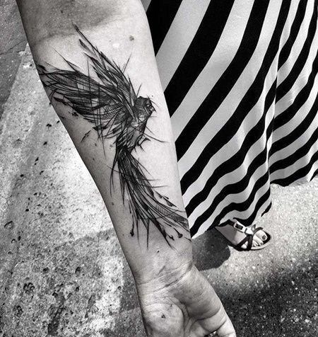 线条小臂鸟纹身图案
