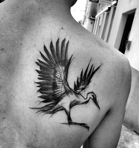 线条后背鹤纹身图案