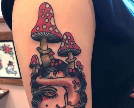 Old School大臂女人蘑菇纹身图案