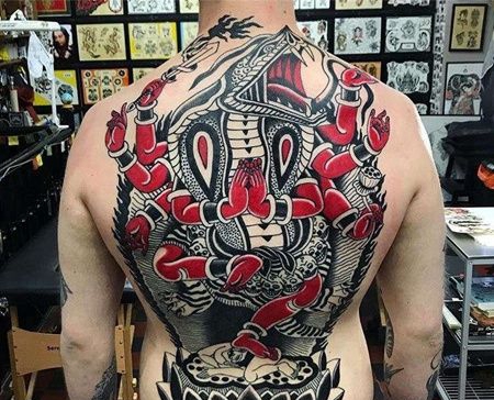 Old School后背蛇纹身图案